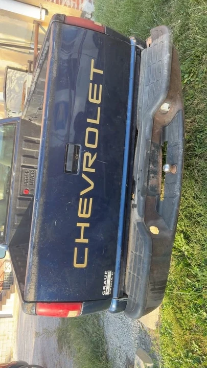 2002 Chevrolet S-10 - Image 2 of 6