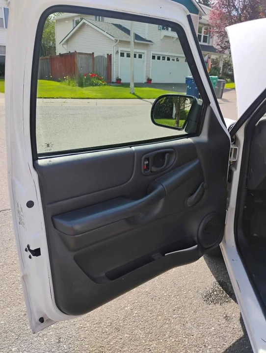 2002 Chevrolet S-10 - Image 6 of 12