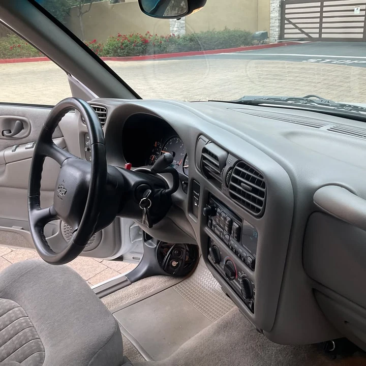 2002 Chevrolet S-10 - Image 12 of 20