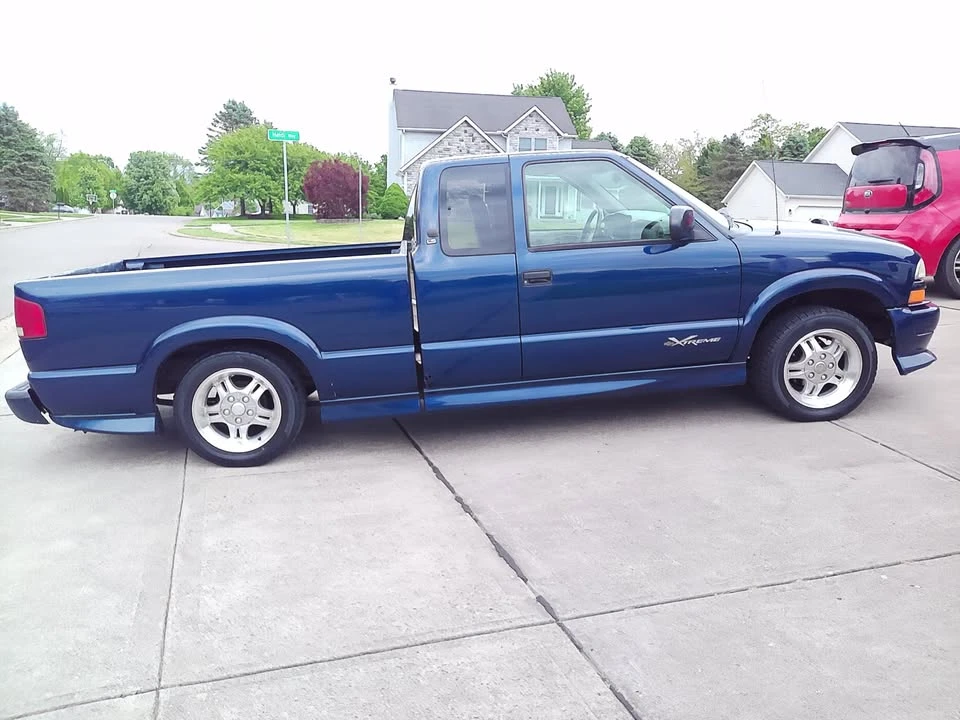 2002 Chevrolet S-10 - Image 2 of 7