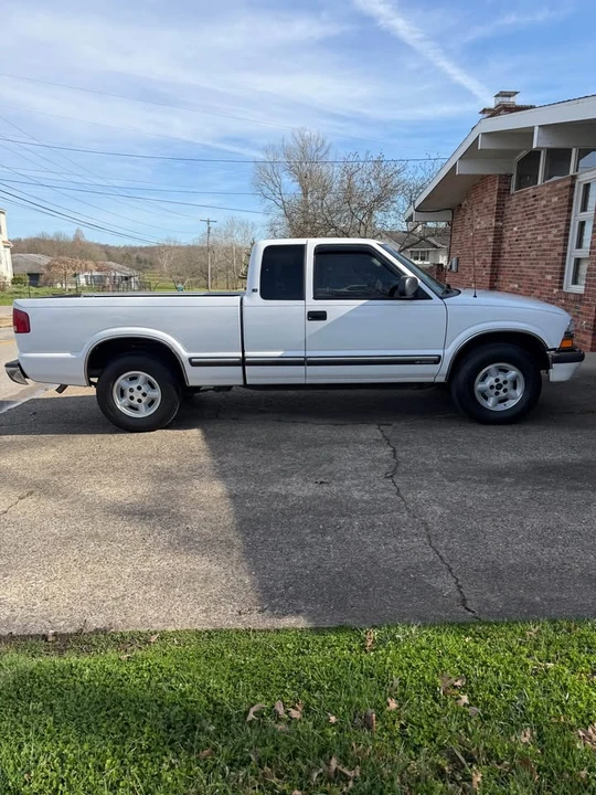 2002 Chevrolet S-10 Blazer 2nd Gen - Image 4 of 10