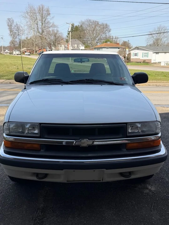 2002 Chevrolet S-10 Blazer 2nd Gen - Image 5 of 10