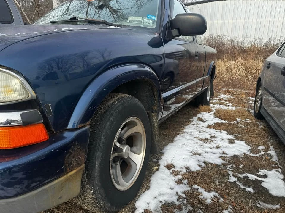 2002 Chevrolet S-10 - Image 7 of 8