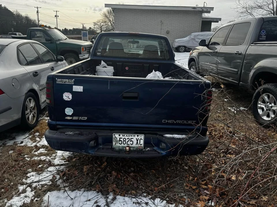 2002 Chevrolet S-10 - Image 2 of 8