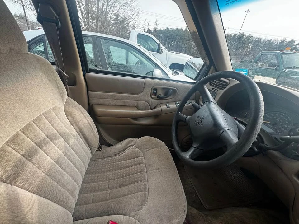 2002 Chevrolet S-10 - Image 6 of 8