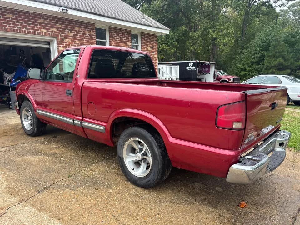 2002 Chevrolet S-10 - Image 6 of 10