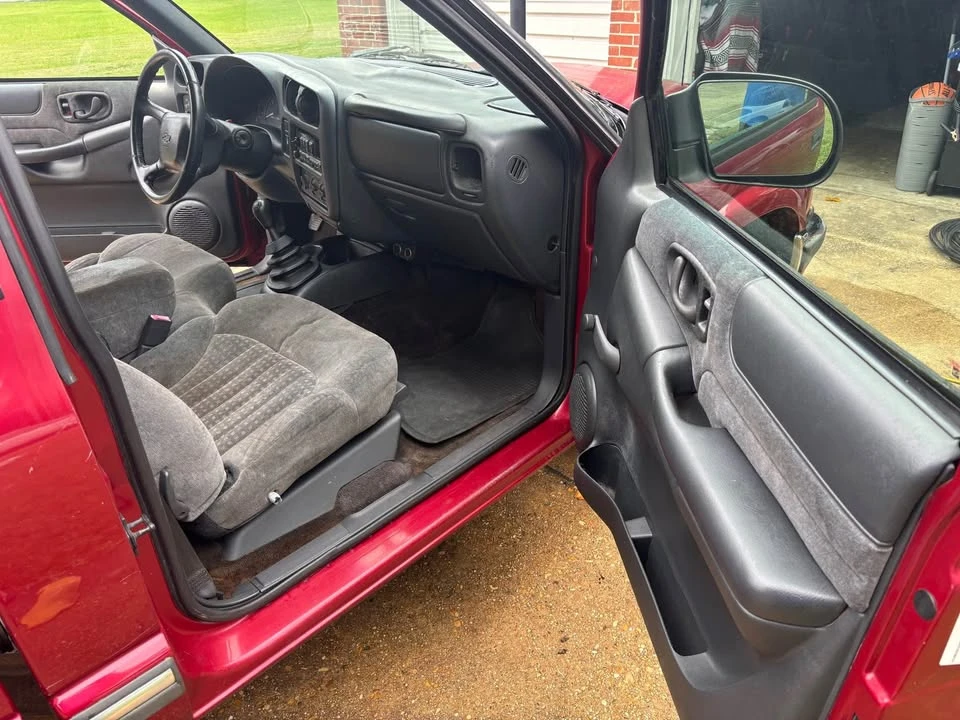 2002 Chevrolet S-10 - Image 10 of 10