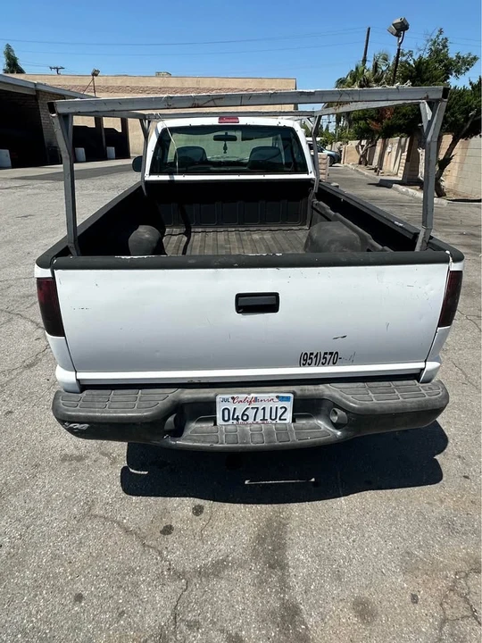 2002 Chevrolet S-10 - Image 7 of 9