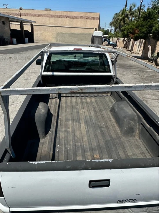 2002 Chevrolet S-10 - Image 8 of 9