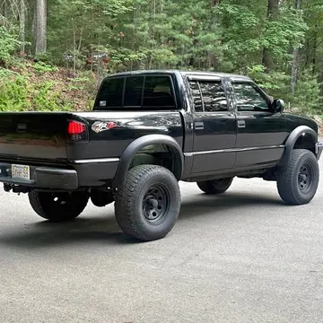 2002 Chevrolet S10 ZR2 Crew Cab