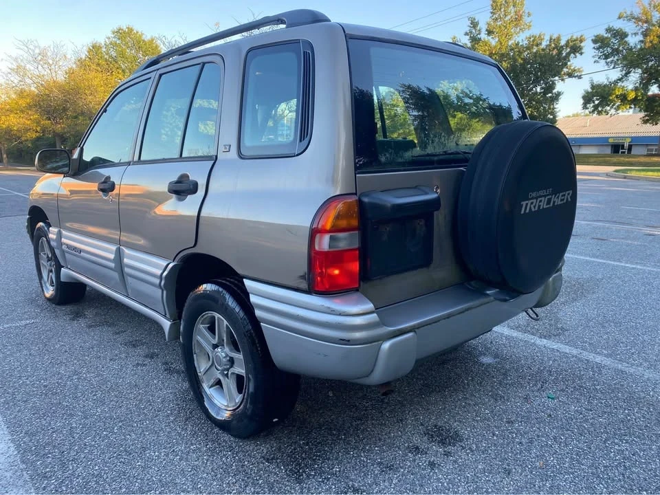 2002 Chevrolet Tracker - Image 2 of 14