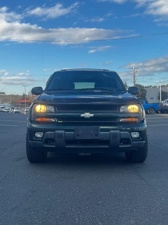 2002 Chevrolet Trailblazer - Image 2 of 17