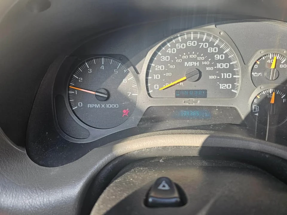 2002 Chevrolet Trailblazer - Image 2 of 6