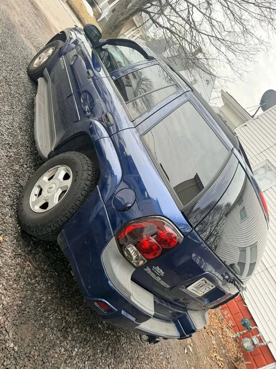 2002 Chevrolet Trailblazer - Image 3 of 4