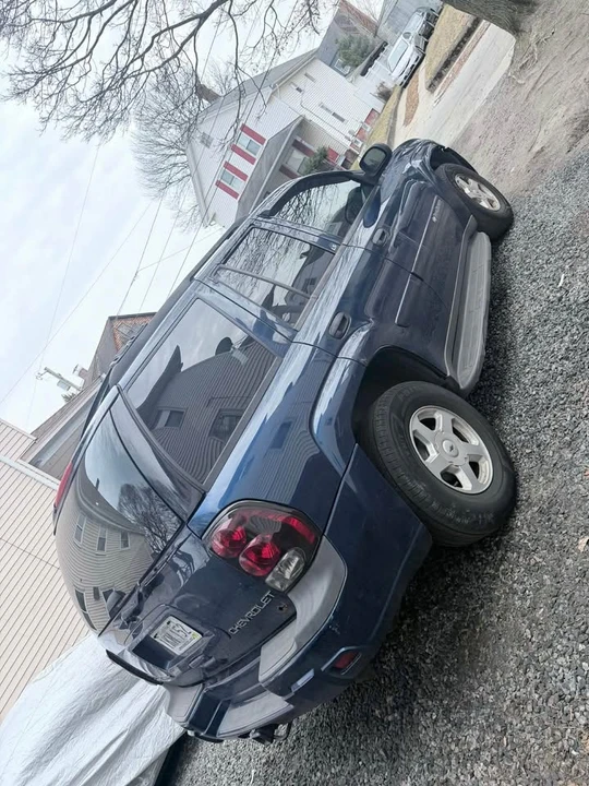 2002 Chevrolet Trailblazer - Image 2 of 4