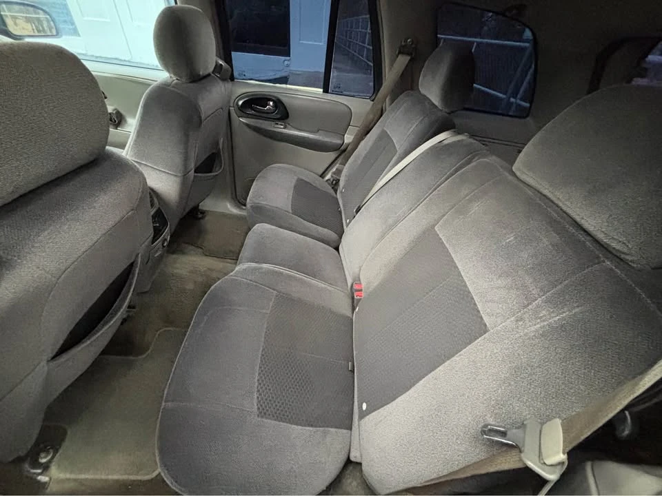 2002 Chevrolet Trailblazer - Image 10 of 11