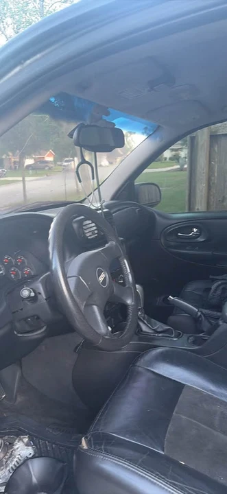 2002 Chevrolet Trailblazer - Image 4 of 4