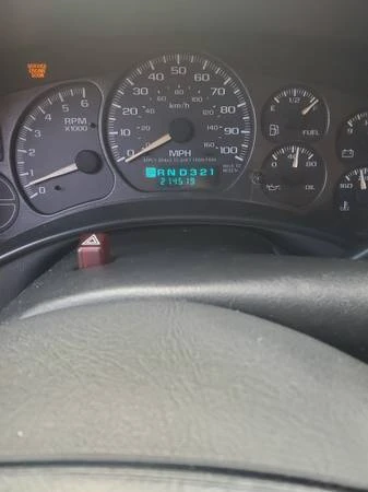 2002 Chevrolet Avalanche - Image 2 of 21