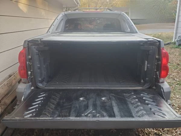 2002 Chevrolet Avalanche - Image 13 of 21