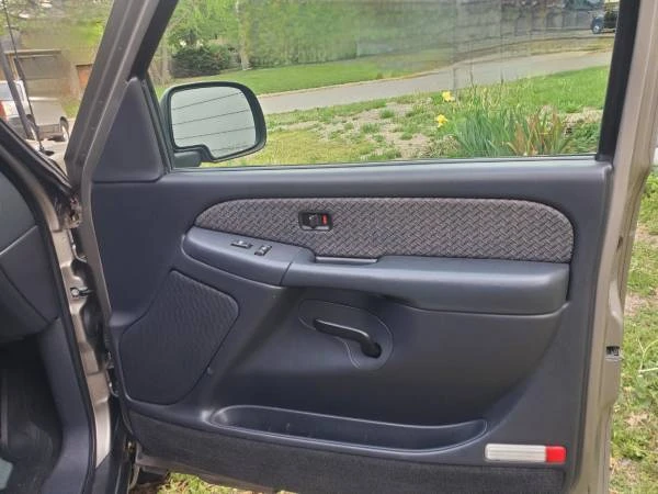 2002 Chevrolet Avalanche - Image 20 of 21