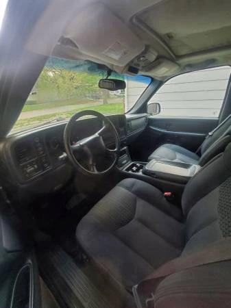2002 Chevrolet Avalanche - Image 16 of 21