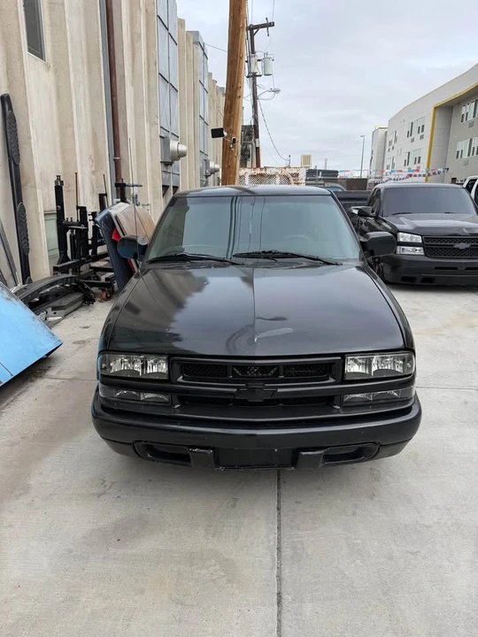 2002 Chevrolet S-10 Blazer 2nd Gen - Image 2 of 6