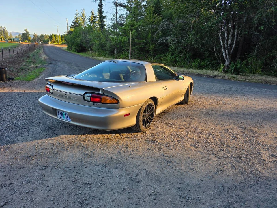 2002 Chevrolet Camaro 4th Gen - Image 3 of 12