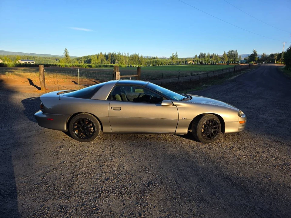 2002 Chevrolet Camaro 4th Gen - Image 2 of 12