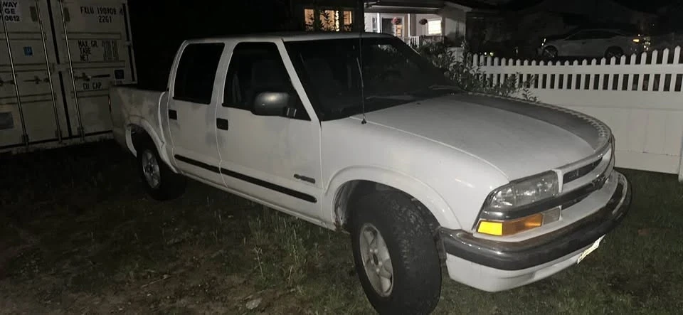 2002 Chevrolet S-10 - Image 2 of 8