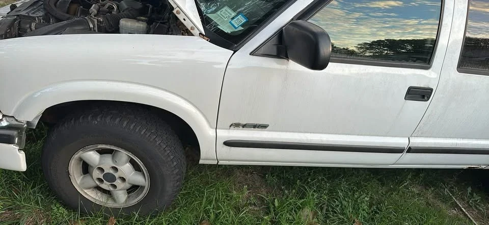 2002 Chevrolet S-10 - Image 5 of 8