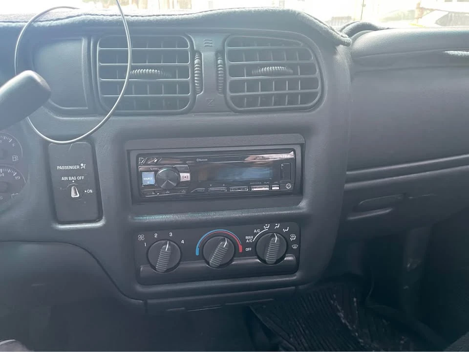 2002 Chevrolet S-10 - Image 5 of 7