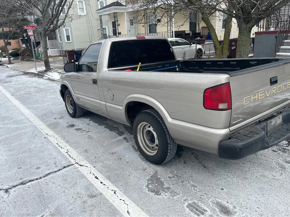 2002 Chevrolet S-10 - Image 3 of 7