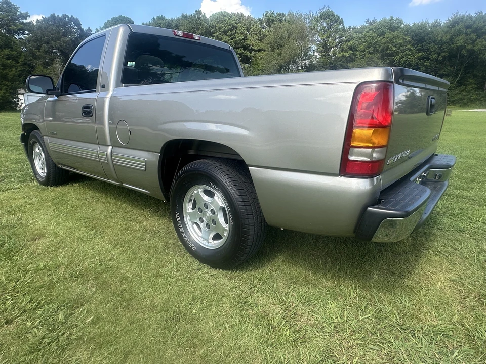 2002 Chevrolet Silverado 1st Gen - Image 2 of 10