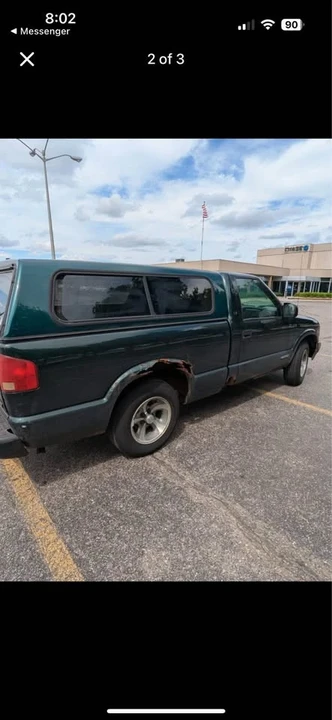 2002 Chevrolet S-10 - Image 2 of 3