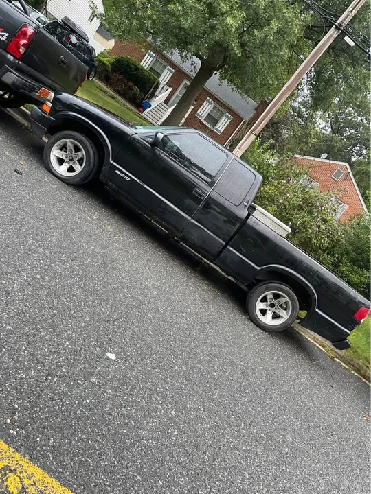 2002 Chevrolet S-10 - Image 3 of 5