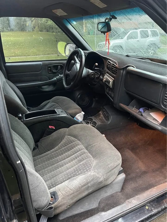 2002 Chevrolet S-10 - Image 4 of 5