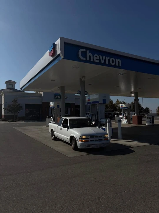 2002 Chevrolet S-10 - Image 4 of 5