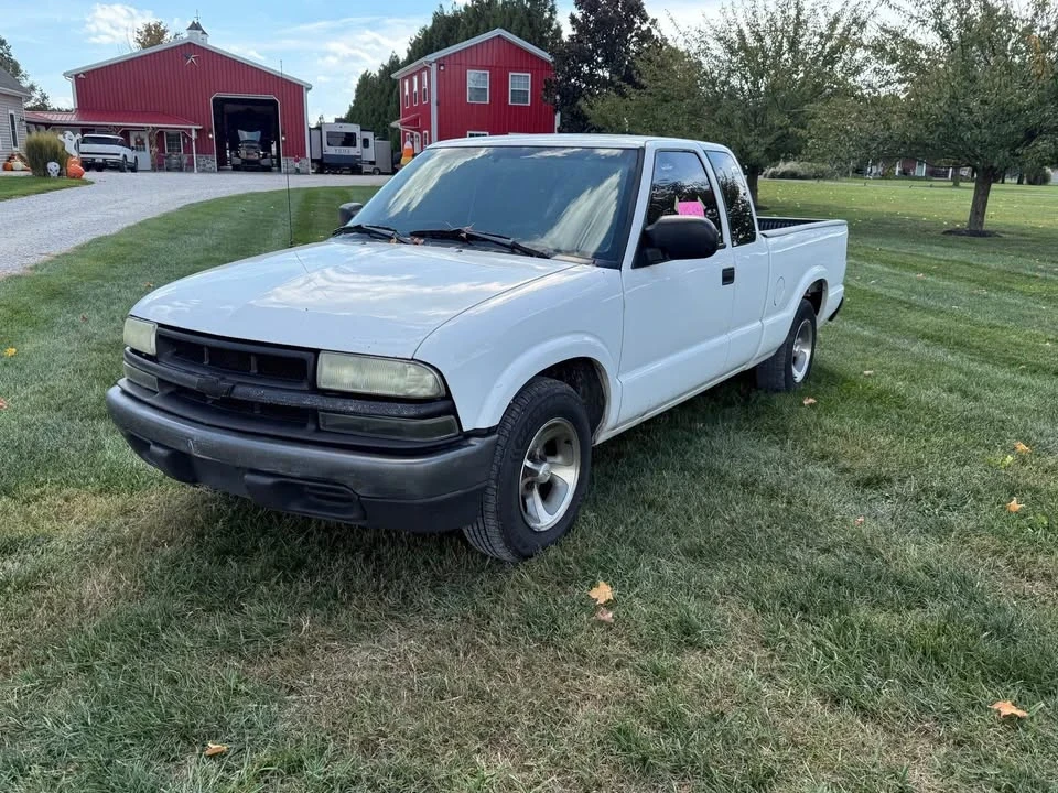 2002 Chevrolet S-10 - Image 3 of 5