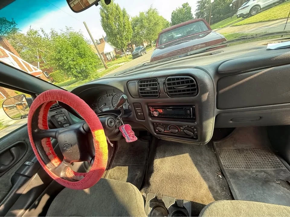 2002 Chevrolet S-10 - Image 3 of 9