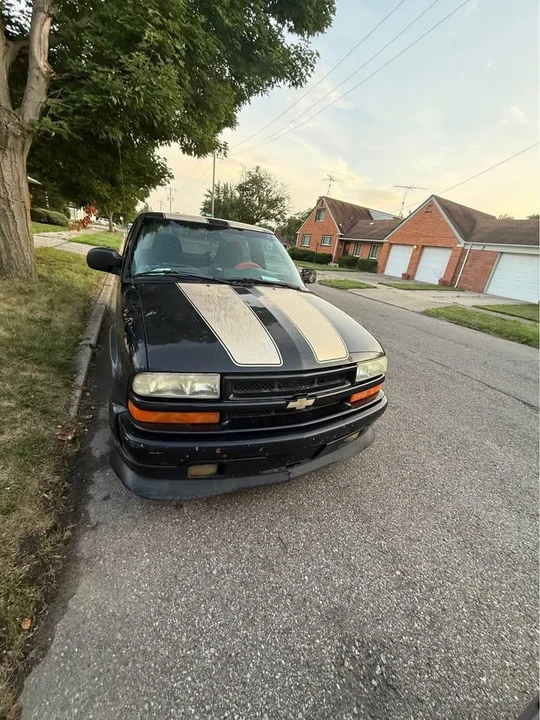 2002 Chevrolet S-10 - Image 6 of 9