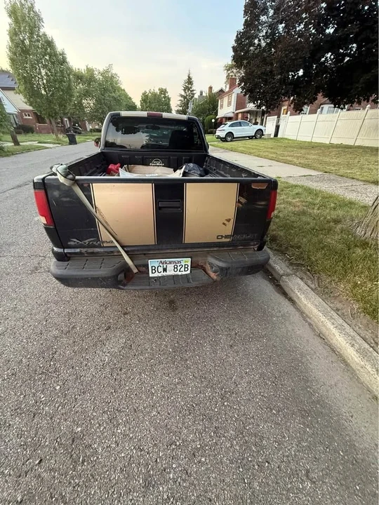 2002 Chevrolet S-10 - Image 9 of 9
