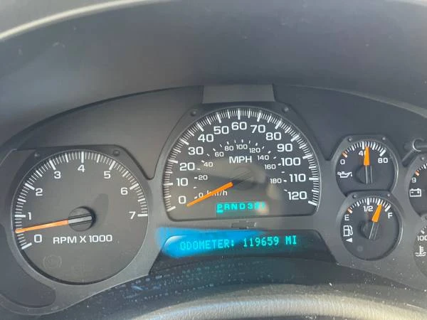 2002 Chevrolet Trailblazer - Image 8 of 17