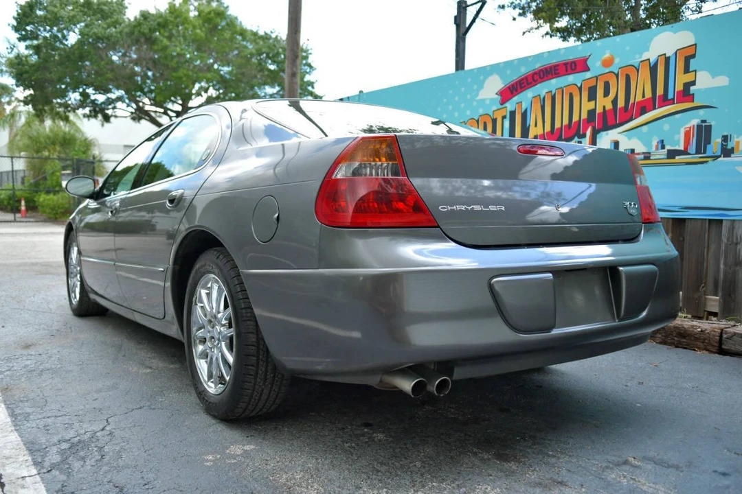 2002 Chrysler 300 - Image 7 of 12