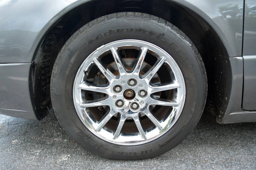2002 Chrysler 300 - Image 10 of 12