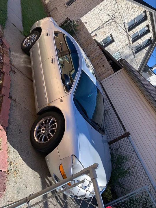2002 Chrysler 300 - Image 2 of 4