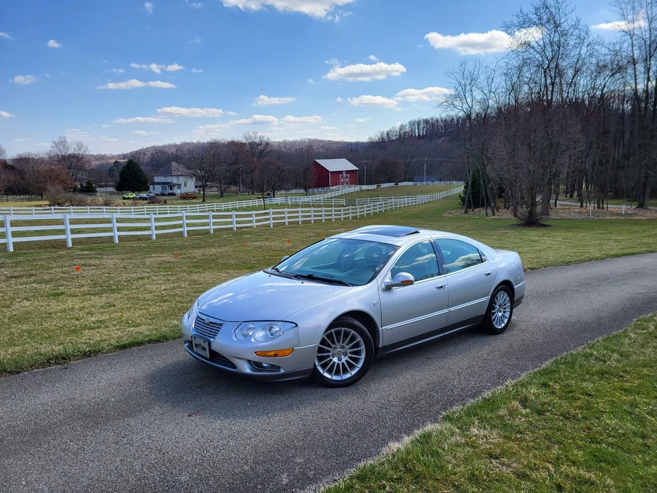 2002 Chrysler 300 - Image 2 of 31