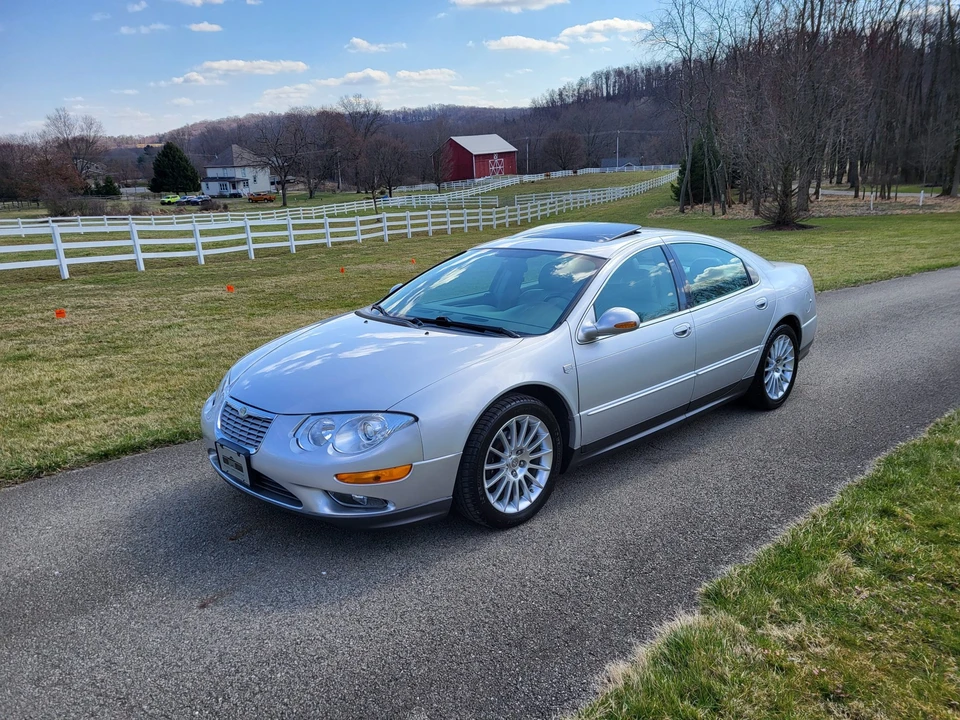 2002 Chrysler 300 - Image 8 of 31