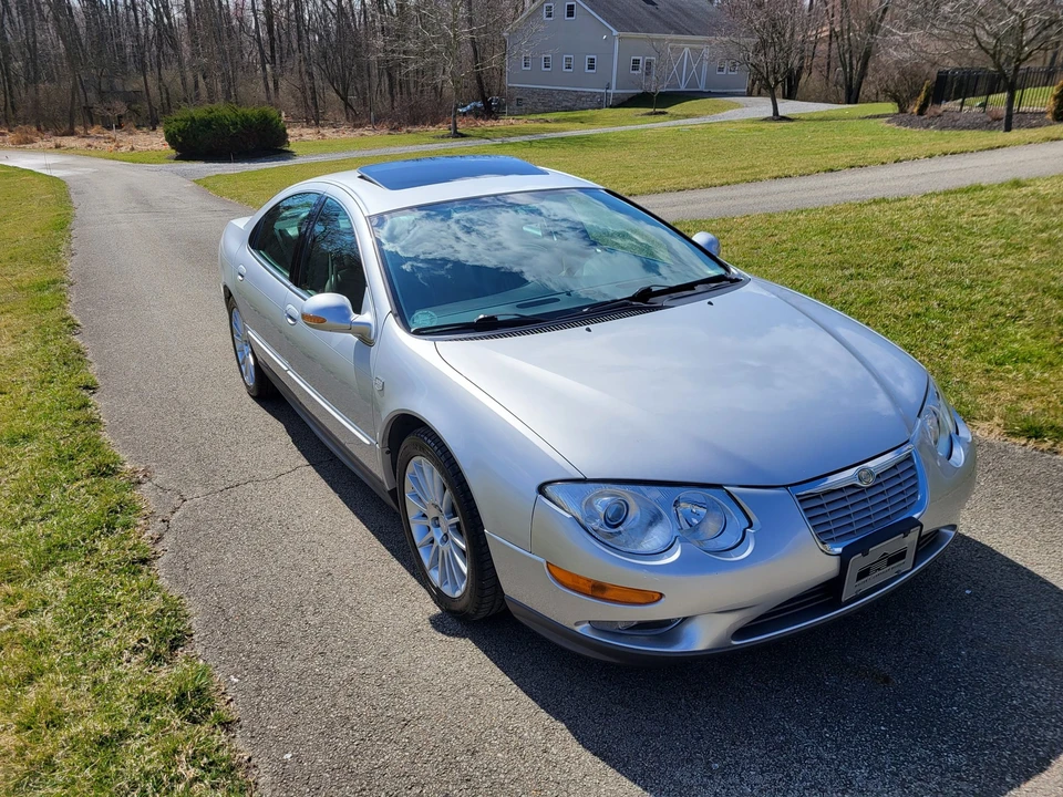 2002 Chrysler 300 - Image 10 of 31