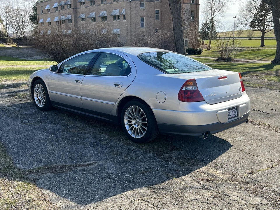 2002 Chrysler 300 - Image 4 of 31