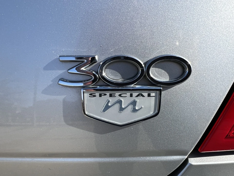 2002 Chrysler 300 - Image 19 of 31